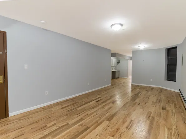 1102 Jackson Avenue A image 2 of 36