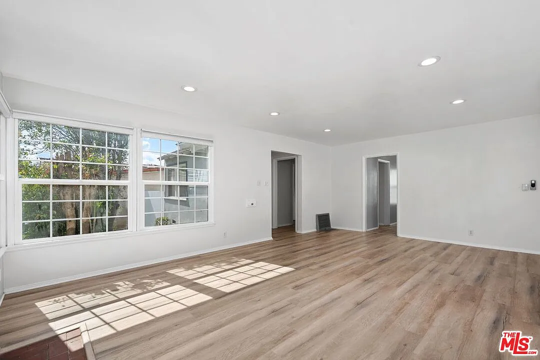 2 bed, 1.0 bath, 1056 sqft, $6,795 — Photo 4
