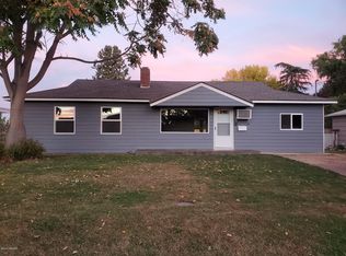 507 Hillcrest St, Grandview, WA