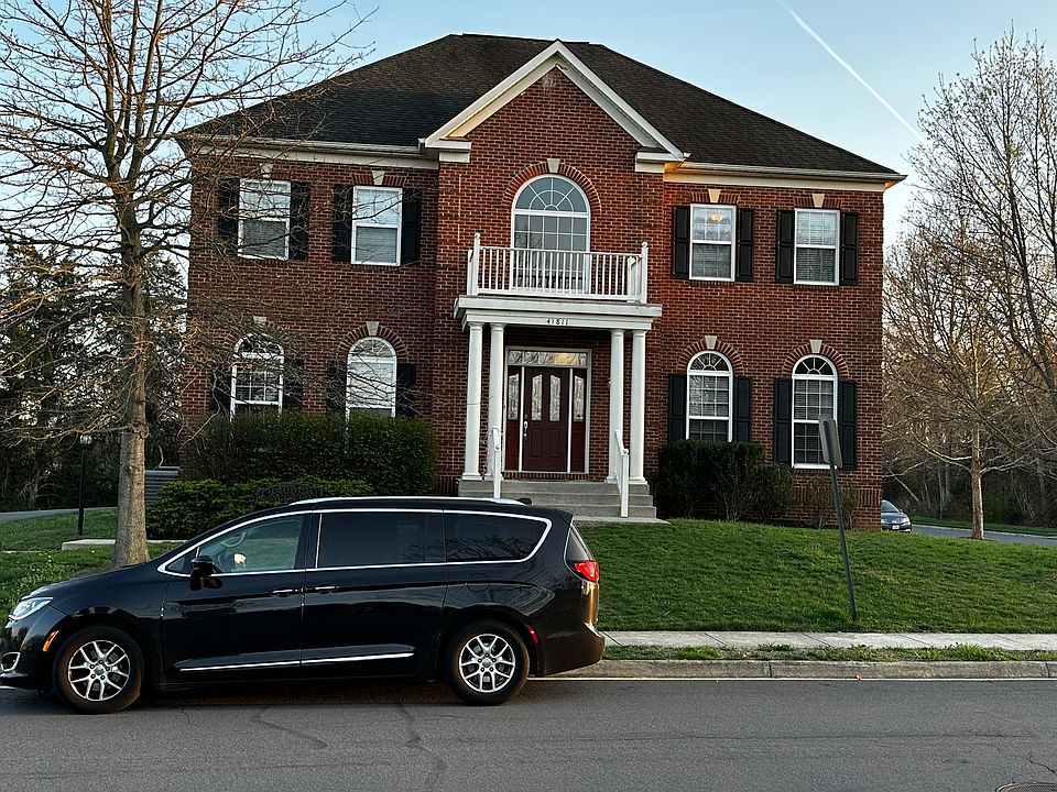 1st image of 41811 Bristow Manor Dr