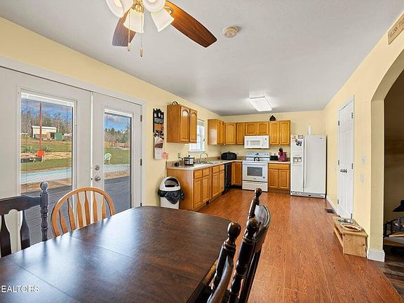 4th image of 10389 Summer City Rd