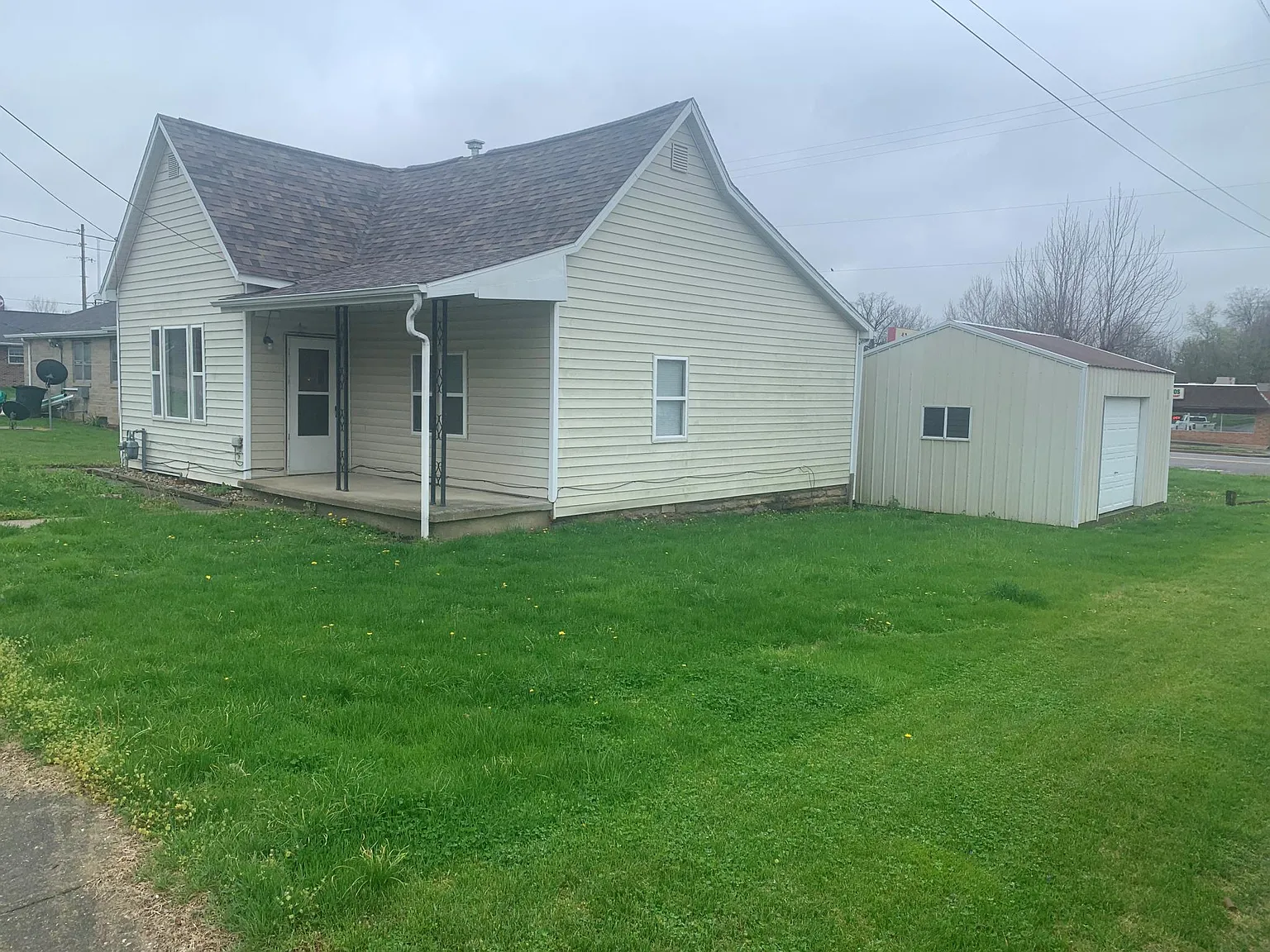 3 bed, 1052 sqft, $1,100 — Photo 1