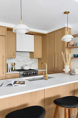 Sold by Compass | media 18