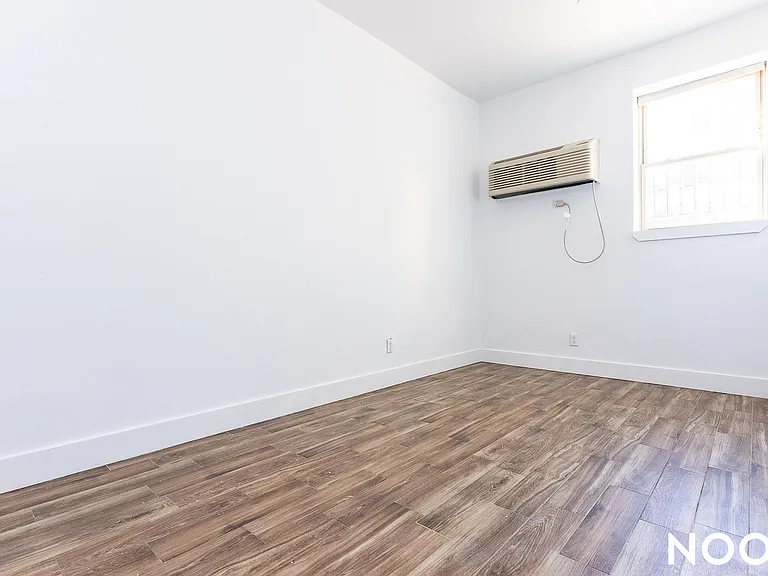137 Hart St #1 — Photo 16