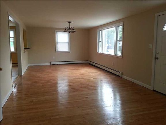 4th image of 41 Bellevue Ave