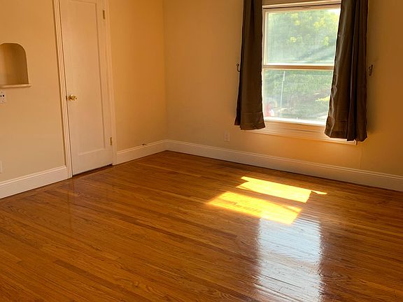 2nd image of 782 4th Ave