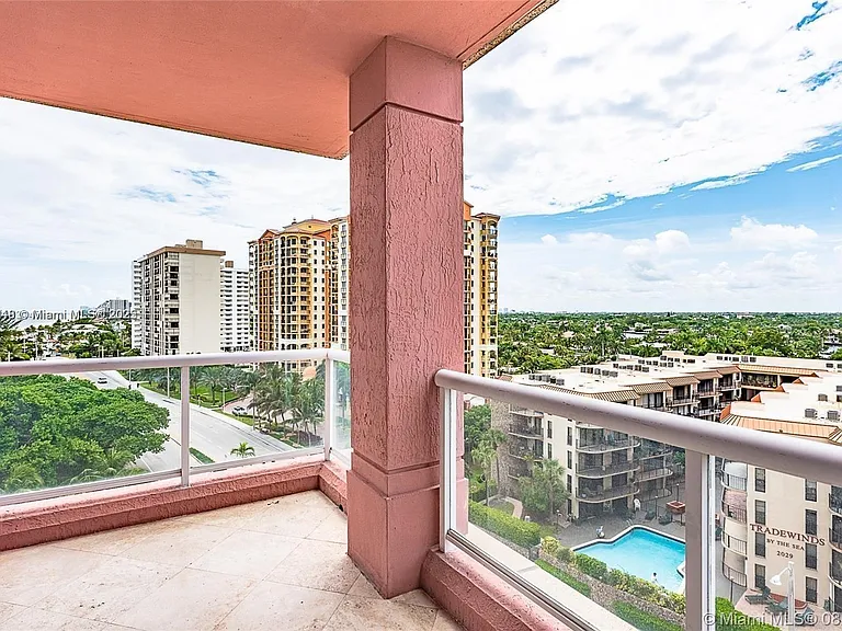 2100 N Ocean Blvd #9E — Photo 2