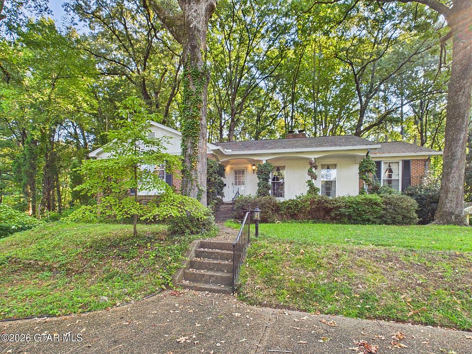 1st image of 2212 Bluecutt Rd