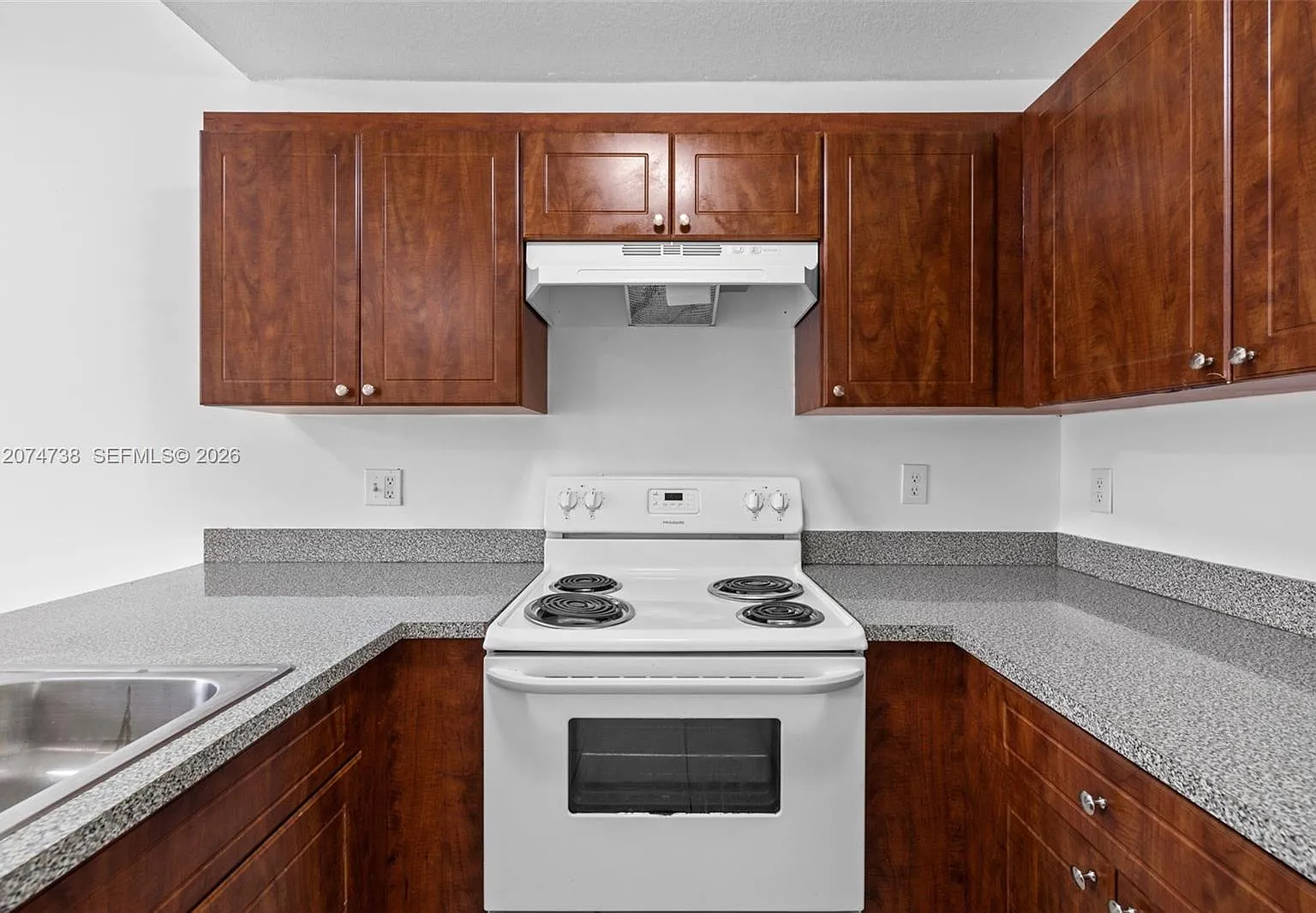 2 bed, 2.0 bath, 800 sqft, $2,300 — Photo 1
