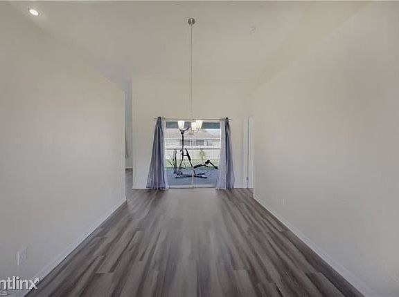 4th image of 6143 Hendley Ct
