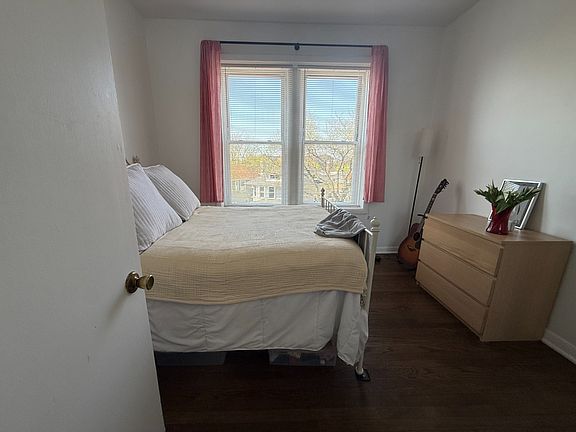 3rd image of 7529 N Rogers Ave APT 3