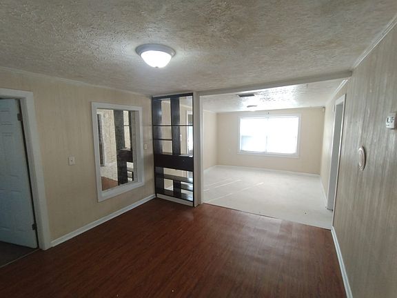 3rd image of 5613 Wesconnett Blvd