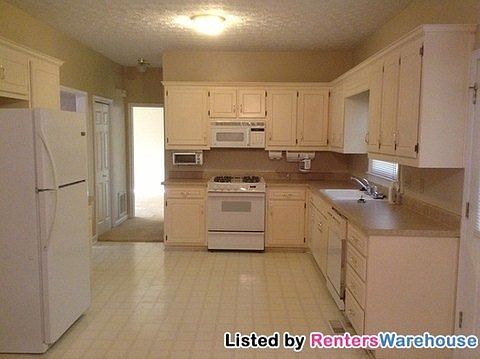 4th image of 2358 Valley Dr
