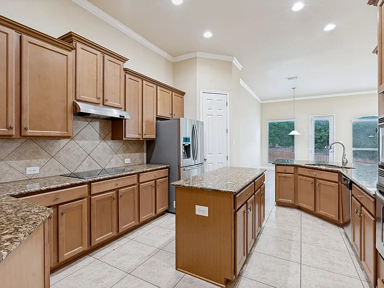 23214 Crest View Way — Photo 5