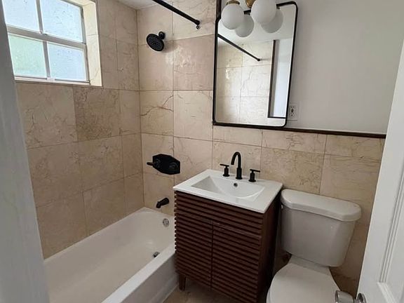 2nd image of 541 NE 62nd St APT 14