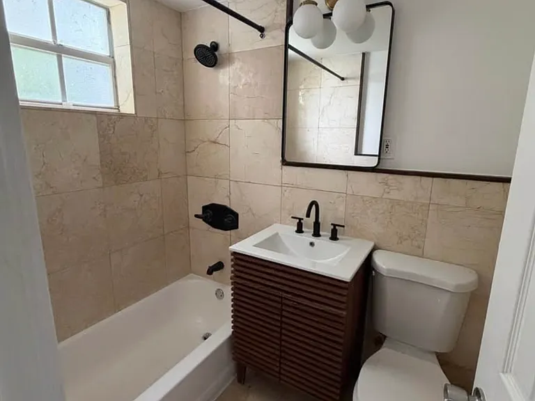 541 NE 62nd St #14 — Photo 2