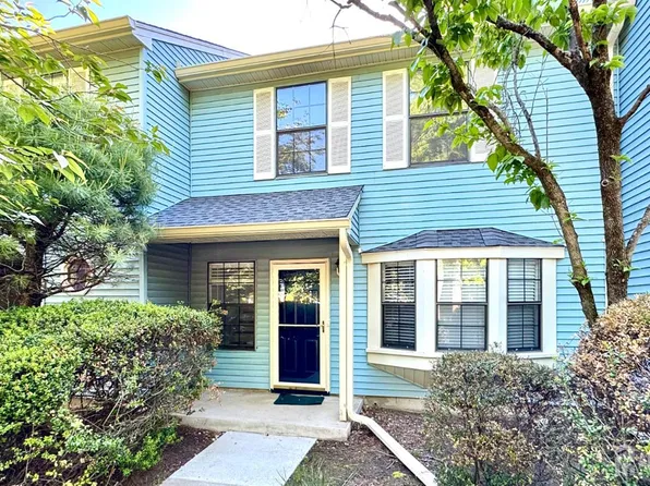 3803 Cricket Cir, Edison, NJ 08820