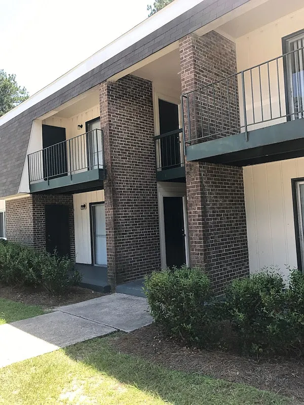 Vintage Creek Apartments — Photo 1