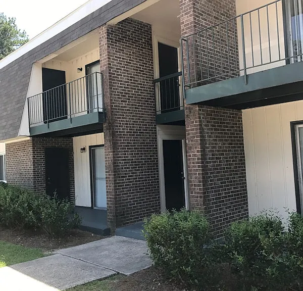 Vintage Creek Apartments — Photo 1