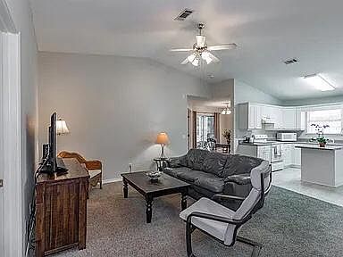 4th image of 616 Desert Oak Dr