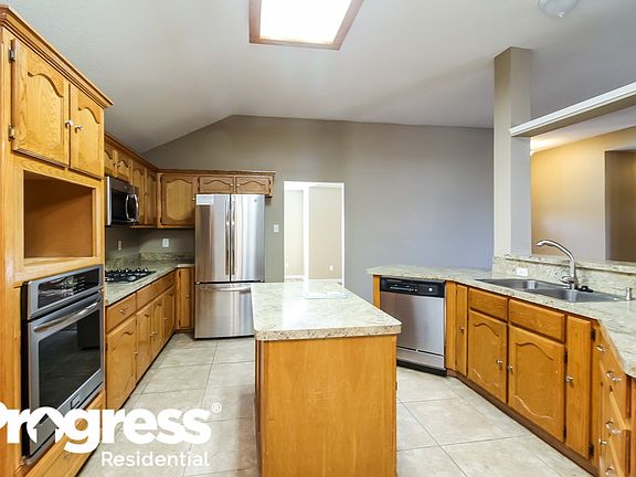 5th image of 1552 Warwick Dr