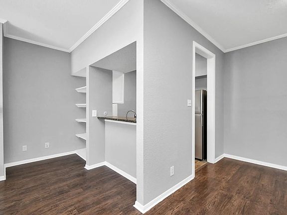 5th image of 728 Bering Dr #14