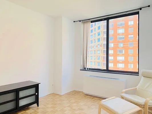 Rented by Compass | media 19