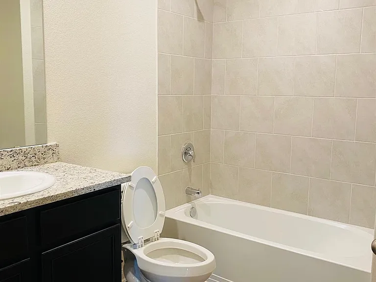 1017 Riverdale Cv — Photo 8
