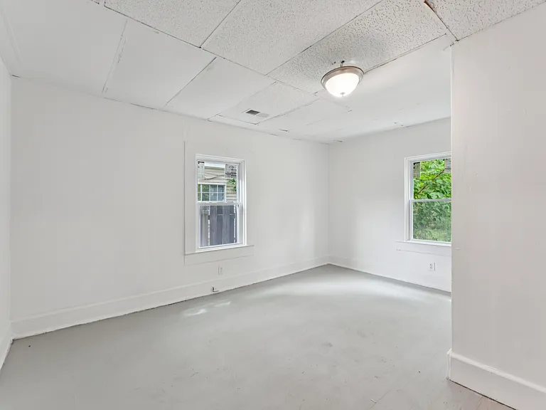 4405 12th Ave — Photo 6