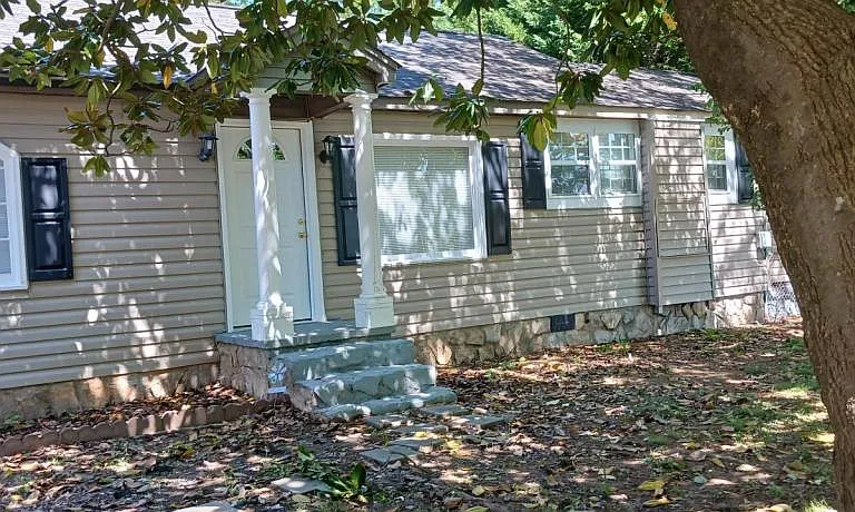 25 E Belvue Rd — Photo 24