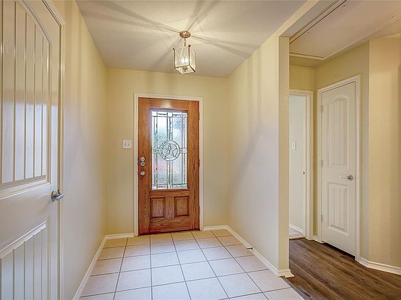 4th image of 3614 Wolf Creek Ln