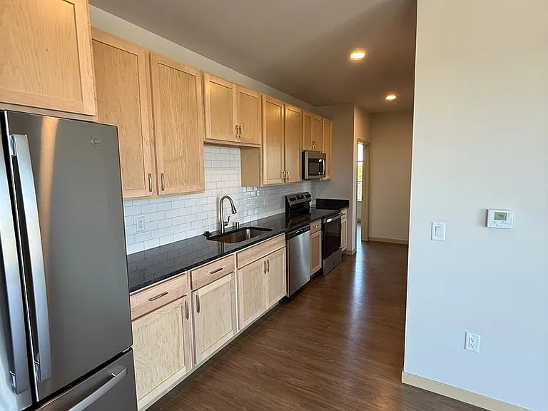 Mira Apartments — Photo 92