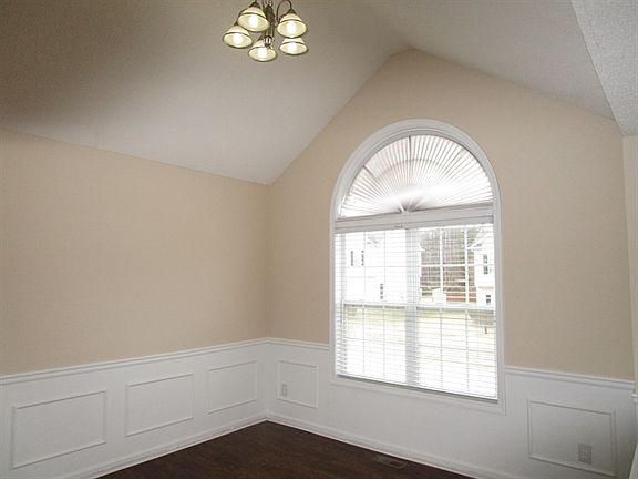 2nd image of 134 Richmond Dr