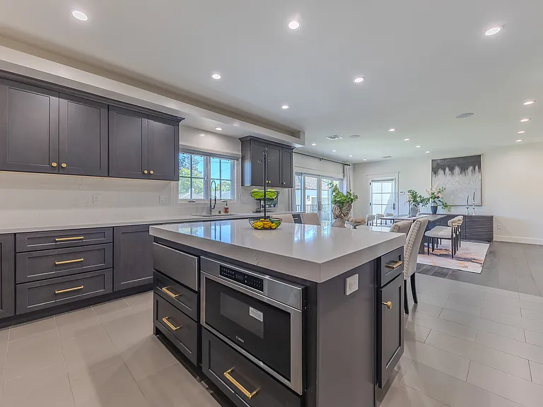 2150 S El Molino Ave — Photo 23