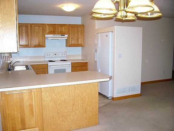 3rd image of 8401 Calumet Way