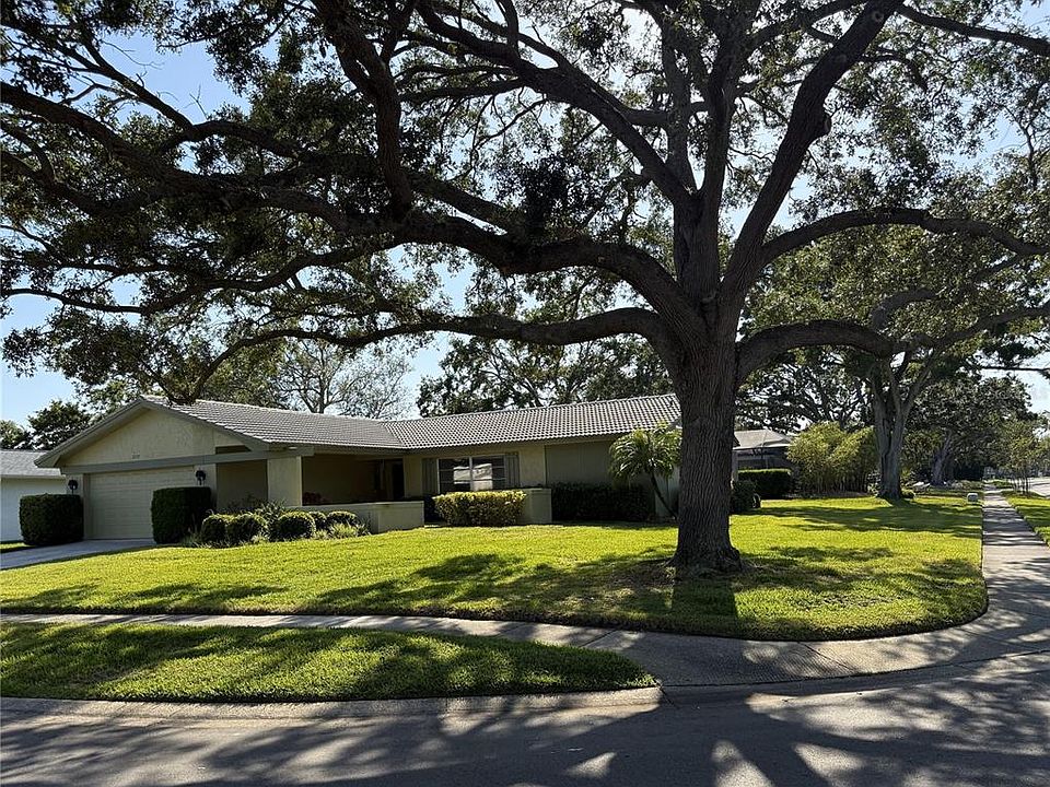 1st image of 2722 Woodview Ct
