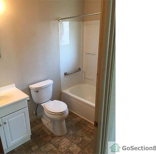 2nd image of 2056 Arlington Ave APT 1