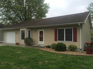768 W Englewood Dr, Marshall, MO 65340