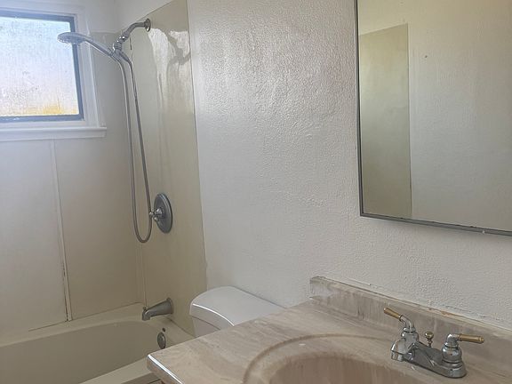 3rd image of 2985 Portsmouth Dr