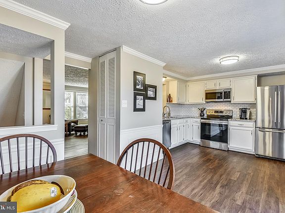 3rd image of 4708 Hersand Ct