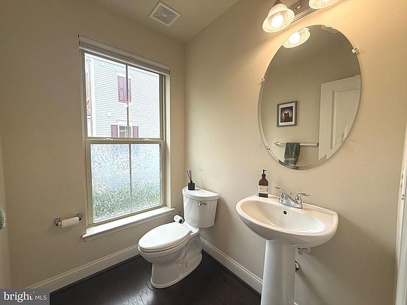 4th image of 104 Vanguard Ln