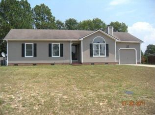 5820 Labonte Dr, Hope Mills, NC 28348