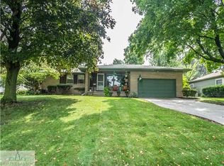 825 Northlawn Ave, East Lansing, MI 48823