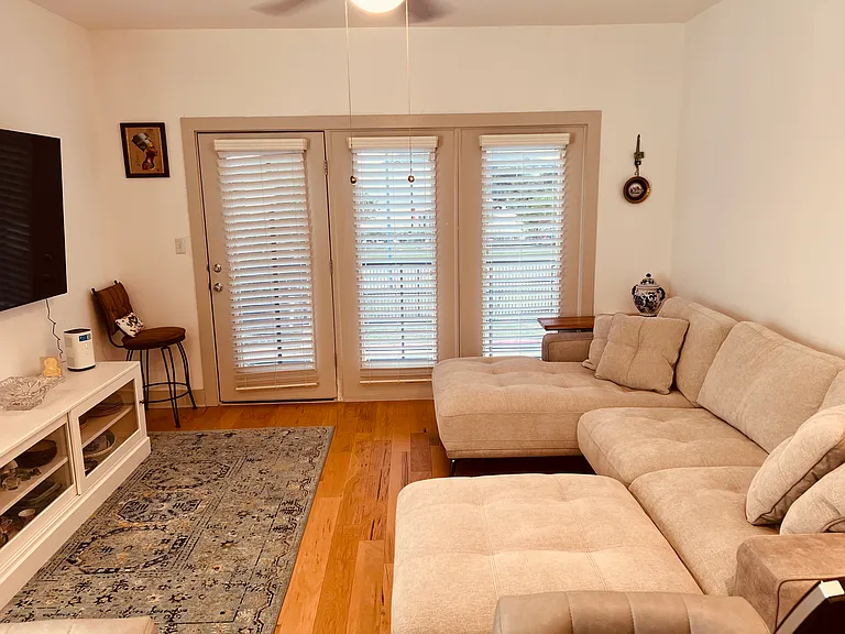 2101 Town Centre Dr — Photo 22