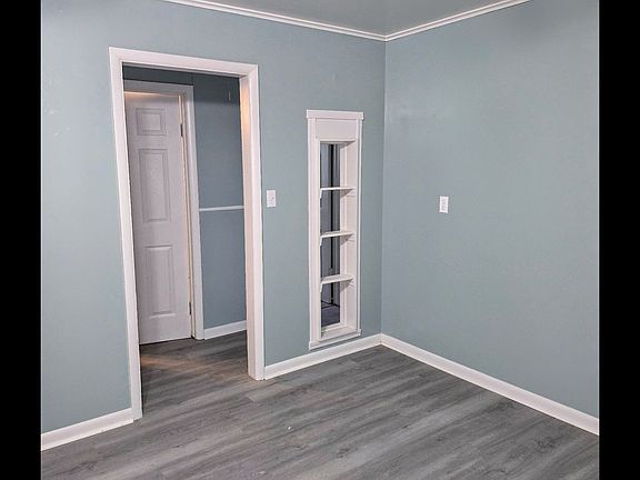 4th image of 417 NE 2nd St