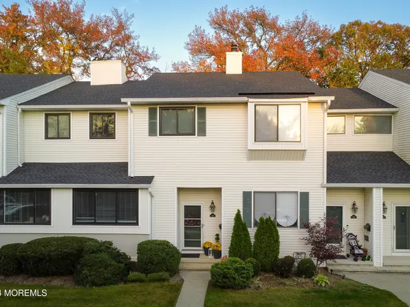 145 Clubhouse Drive, Middletown, NJ 07748