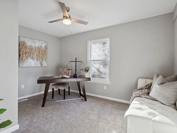 3rd image of 518 Great Park Dr