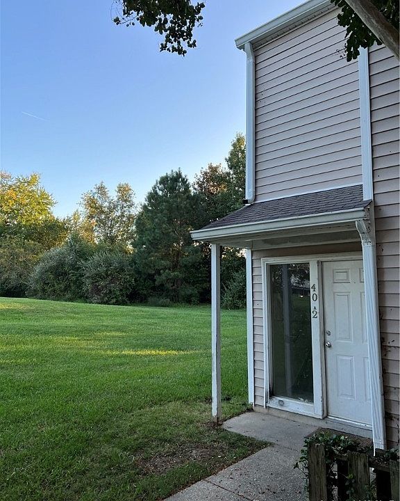 2nd image of 4012 Midlands Rd