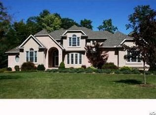 45 Canterbury Cir, Amherst, OH 44001