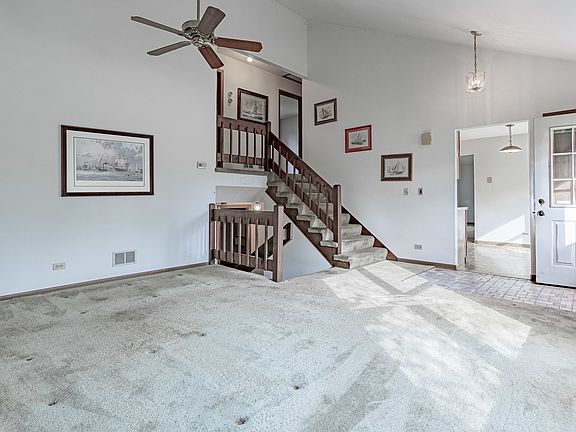 3rd image of 106 Carol Ann Dr
